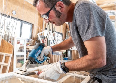 New hot air gun generation from Bosch for professionals: Hot air gun for univers ...